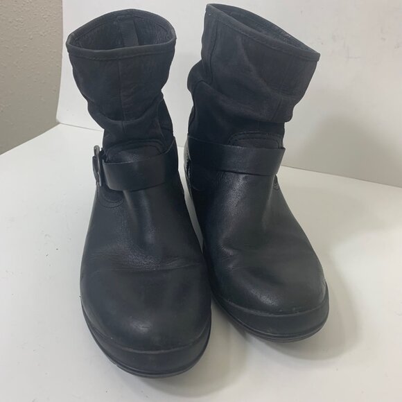 Bogs Cassie Low Black Waterproof Distressed Leather Slouchy Boots Sz 8 Gorpcore - Picture 8 of 10